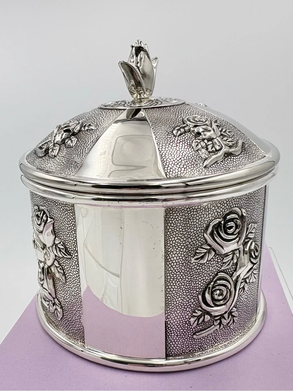 Vintage Elegant Silver Plated Rose Embossed Decorative Trinket/Jewely Box w/Lid